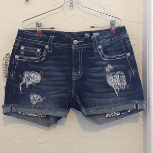 Miss Me mid-rise jean short